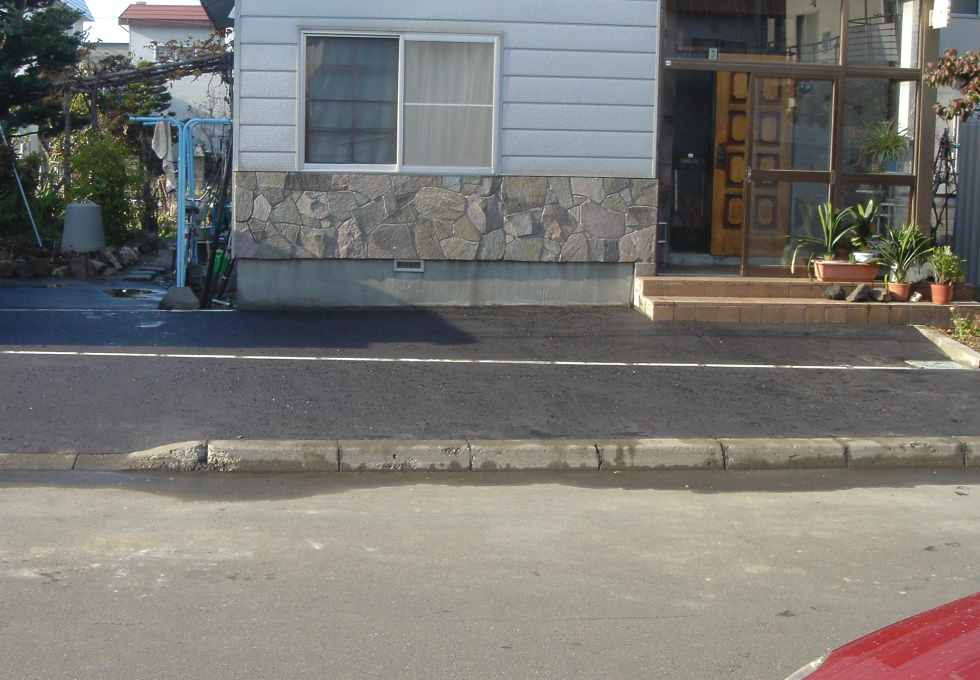 玄関アプローチと歩道の電気式ロードヒーティング工事（札幌市北区）