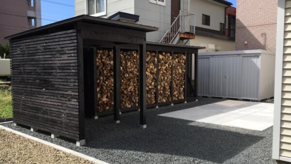 薪小屋を作りました！暖炉のあるお宅に完全オーダーメイド。