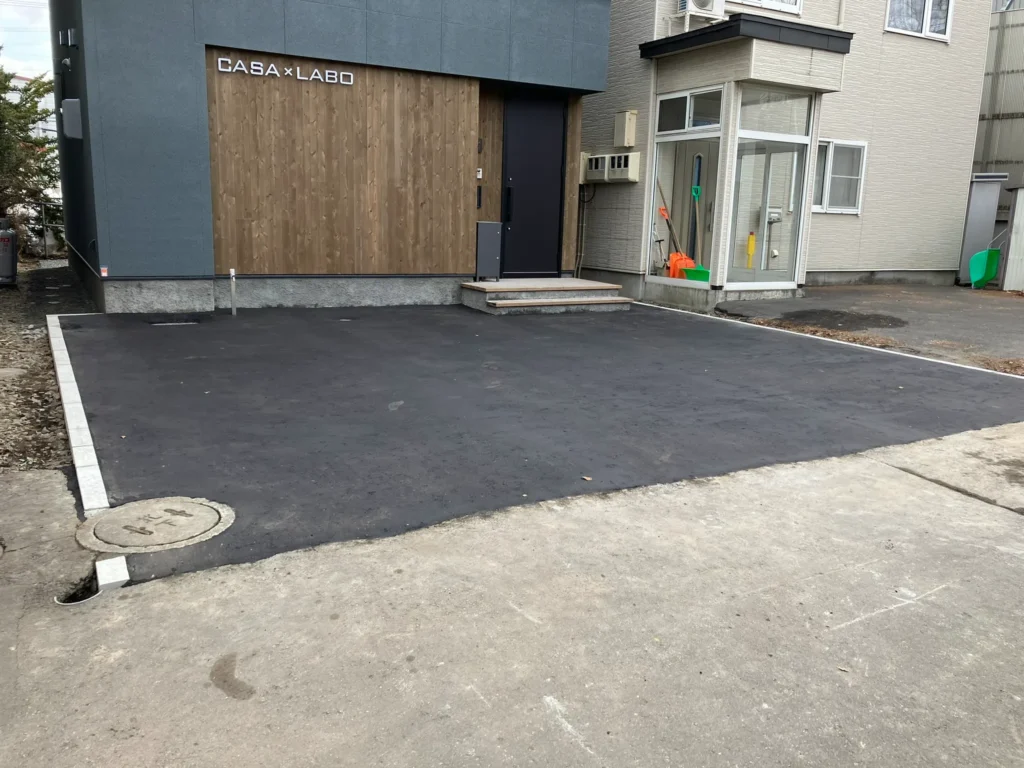 札幌市白石区菊水元町S様邸、新築正面の外構工事完成写真