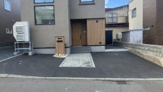 札幌市西区 アスファルト舗装・インターロッキング・機能性門柱・物置・家庭菜園スペースの工事を行いました。