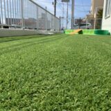 保育園の砂場に抗菌砂と人工芝を施工