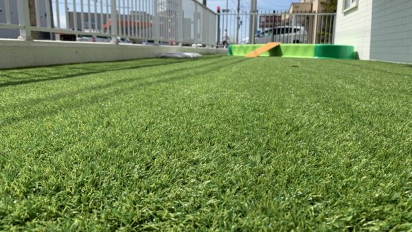 保育園の砂場に抗菌・消臭対策｜砂場・人工芝の施工事例【札幌市】