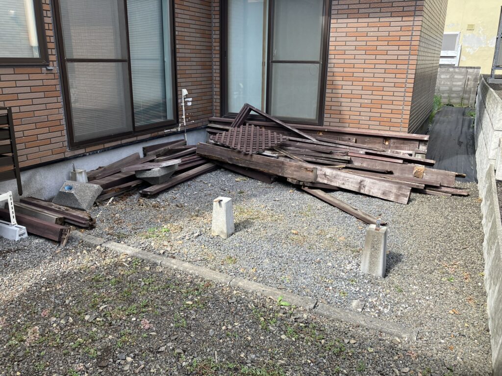 撤去前の既存のウッドデッキ