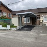 札幌市の外構工事で設置した片持ちカーポートと駐車スペース