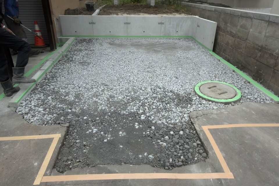 札幌市南区の庭を駐車場に変更する前の様子